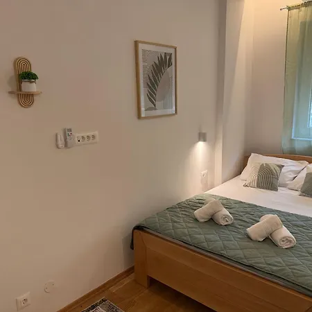Perfect Location In Debar Maalo With 2 Queen Beds