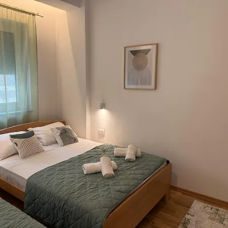 Perfect Location In Debar Maalo With 2 Queen Beds Апартаменты *
