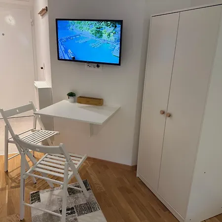 Апартаменты Perfect Location In Debar Maalo With 2 Queen Beds