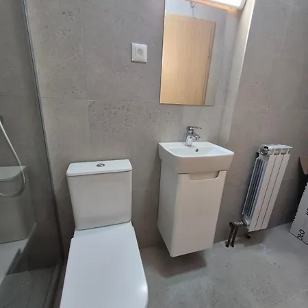 Perfect Location In Debar Maalo With 2 Queen Beds *